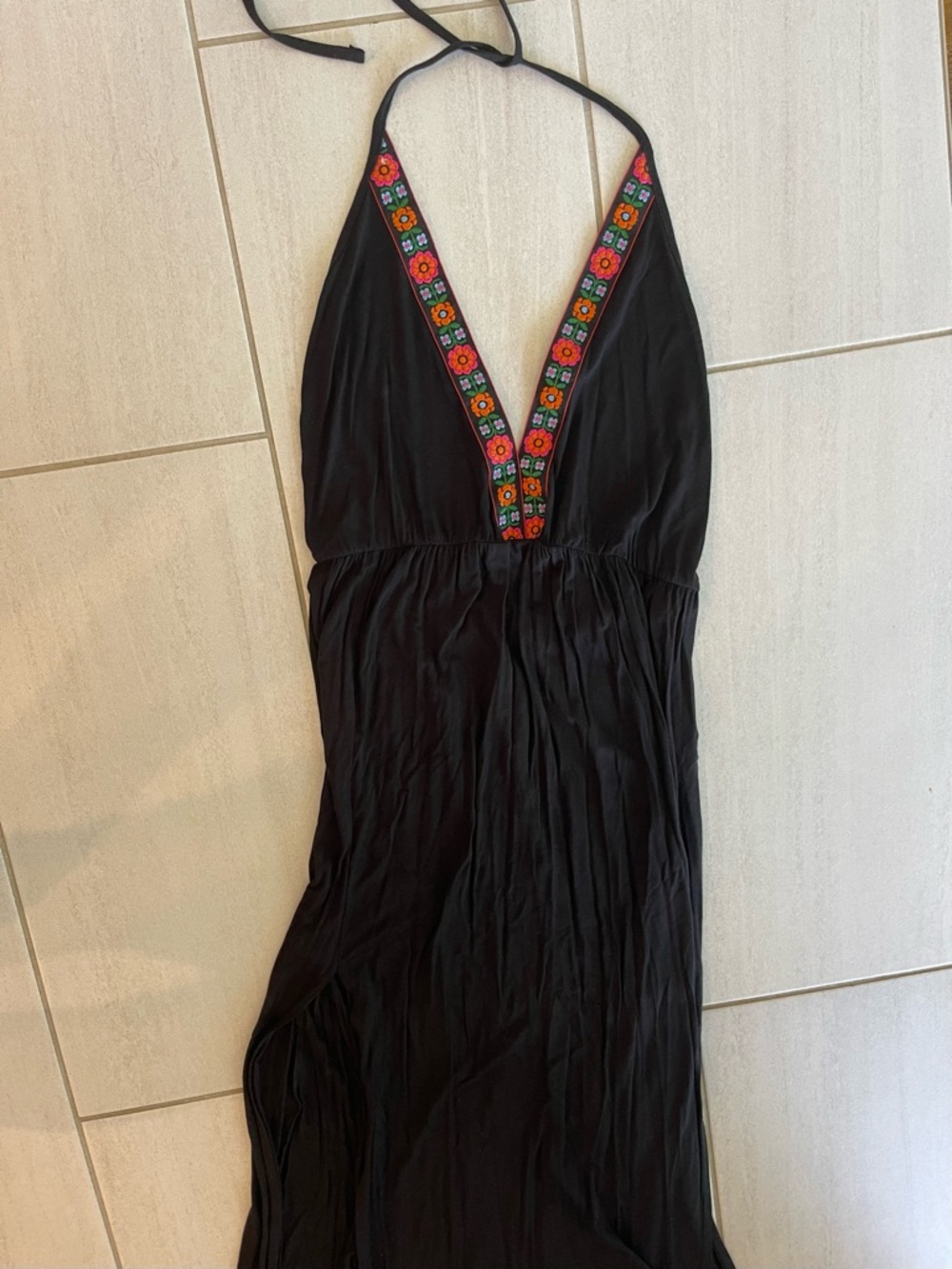 NWT Boohoo Black Halter Maxi Dress w Multicolor Embroidered Trim & side slits